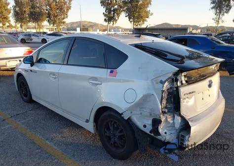 2015 Toyota Prius Three z USA, uszkodzony, nr VIN JTDKN3DU4F0408275